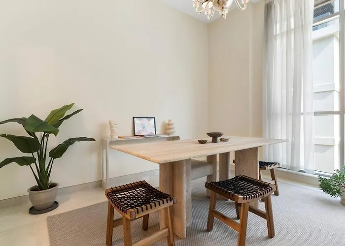 Larbi Luxurious 1Br In Polo Residence